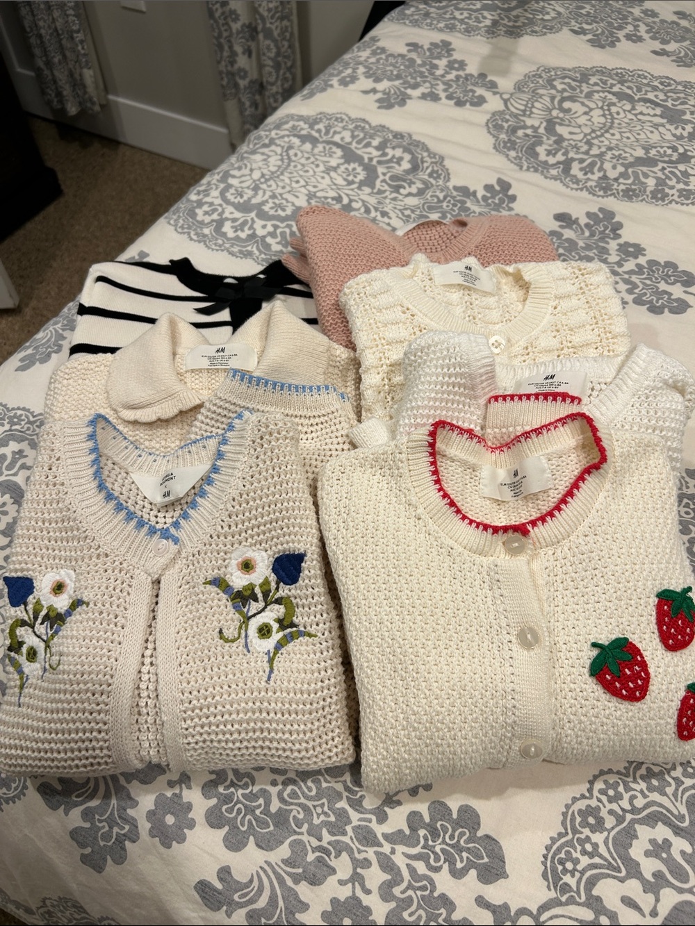 Bundle of 7 H&M girls cardigans. Size 6x/7.